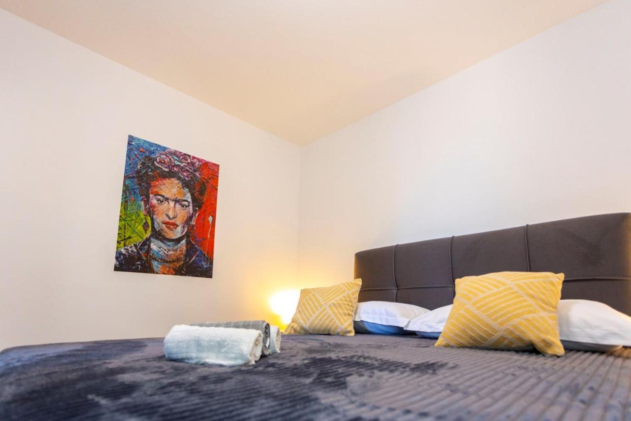 Apartment Sweet Nora, Two Bedroom Apartment, Free Parking Makarska