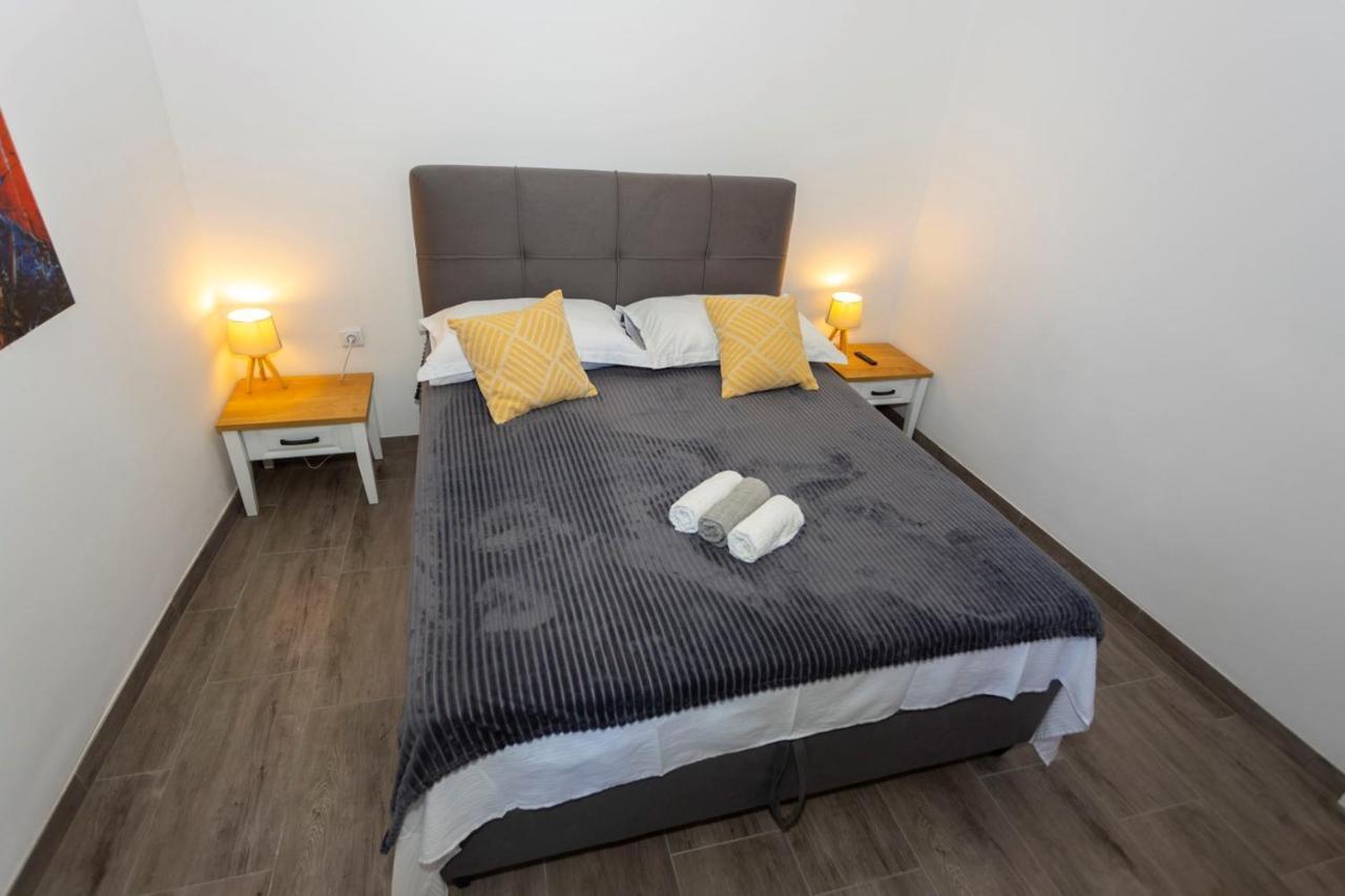 Sweet Nora, Two Bedroom Apartment, Free Parking *