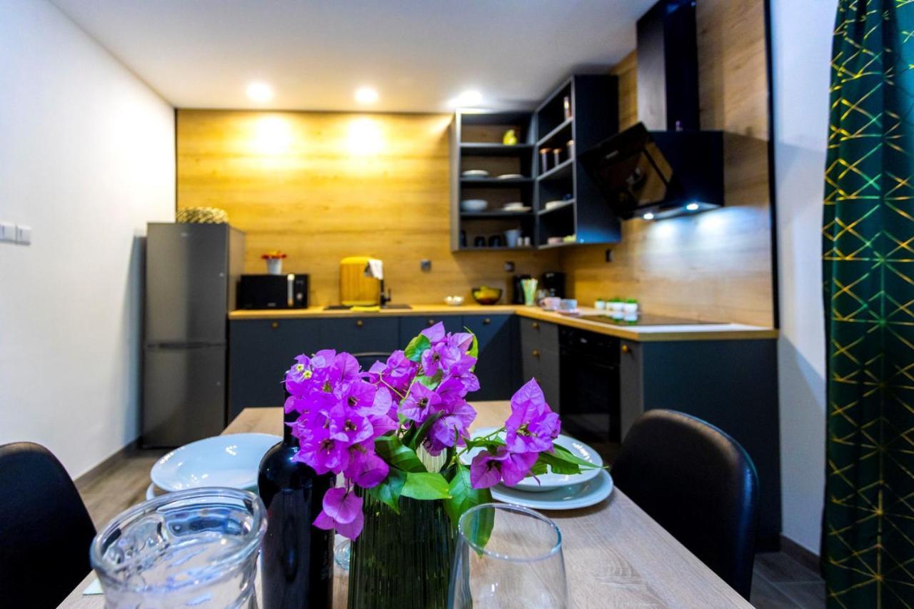 Sweet Nora, Two Bedroom Apartment, Free Parking Apartment Makarska